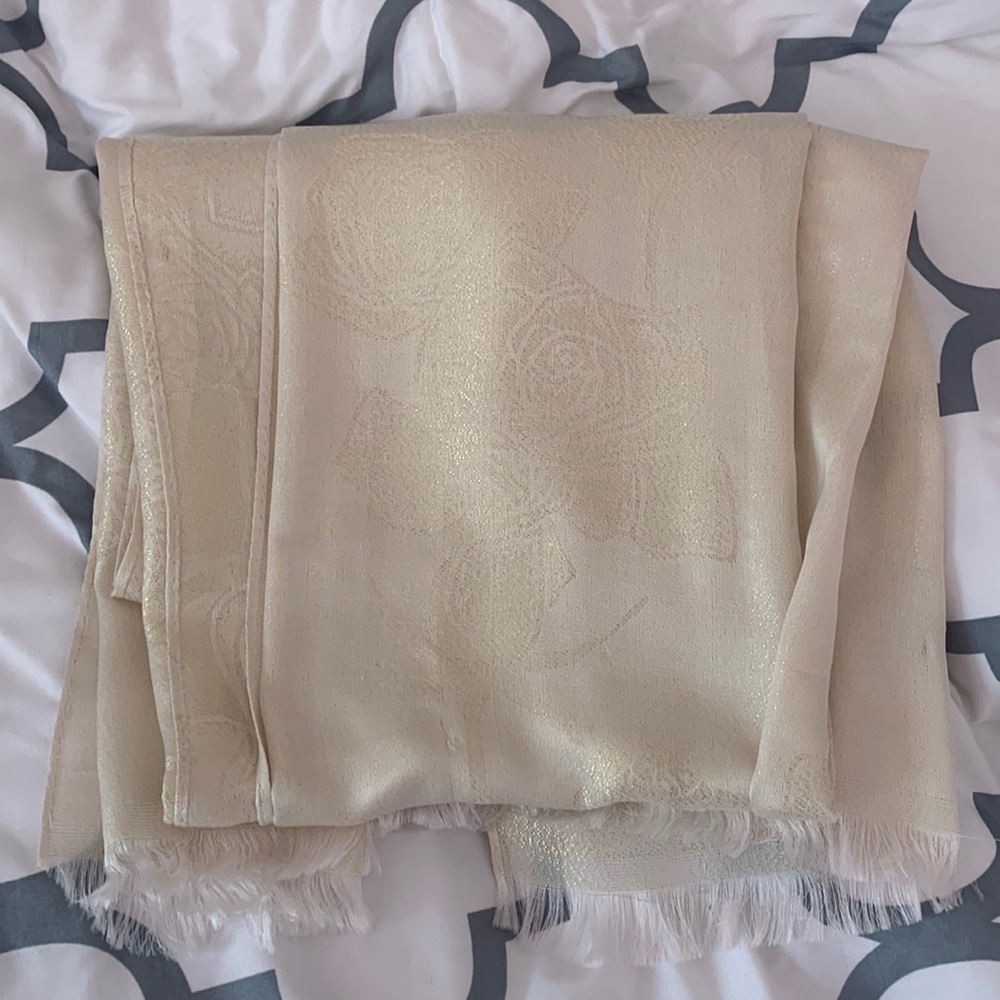 Cream sparkly hijab / scarf